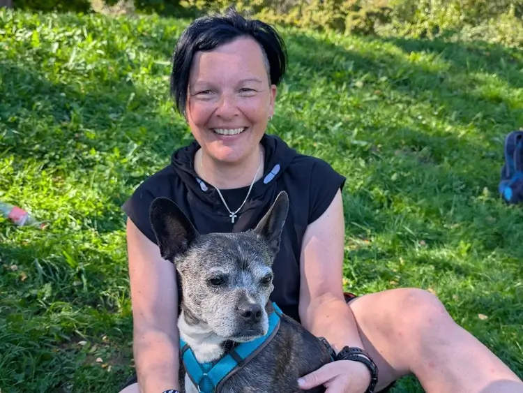 Vom Funktionieren zum Fühlen für Frauen mit Hund